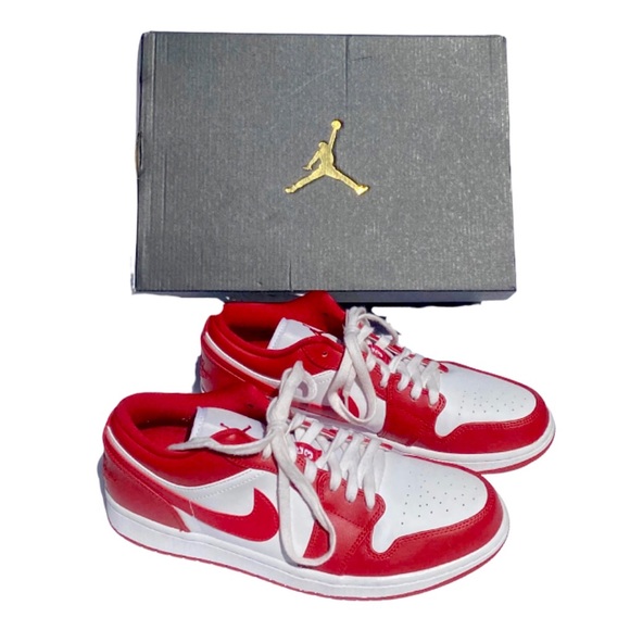 Nike Air Jordan 1 Low - Picture 2 of 13